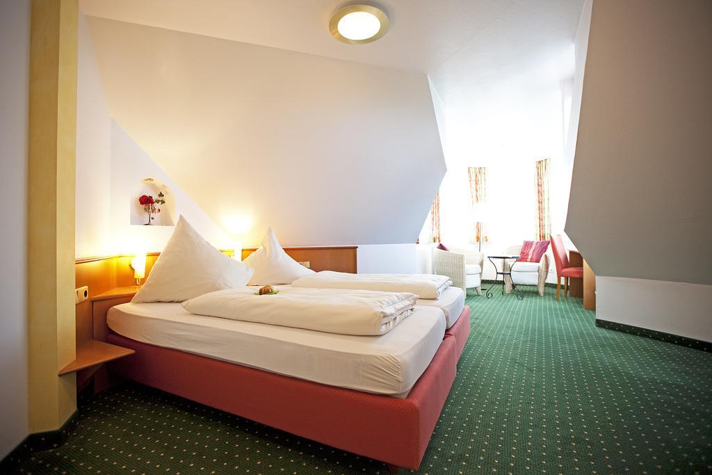 Hotel Widmann'S Loewen Königsbronn Habitación foto